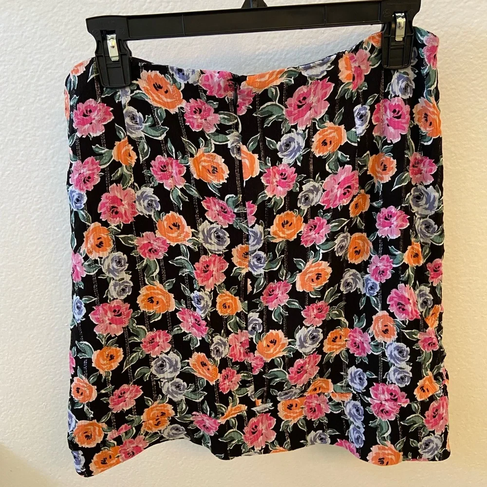 Floral ruffle skirt, garage size L